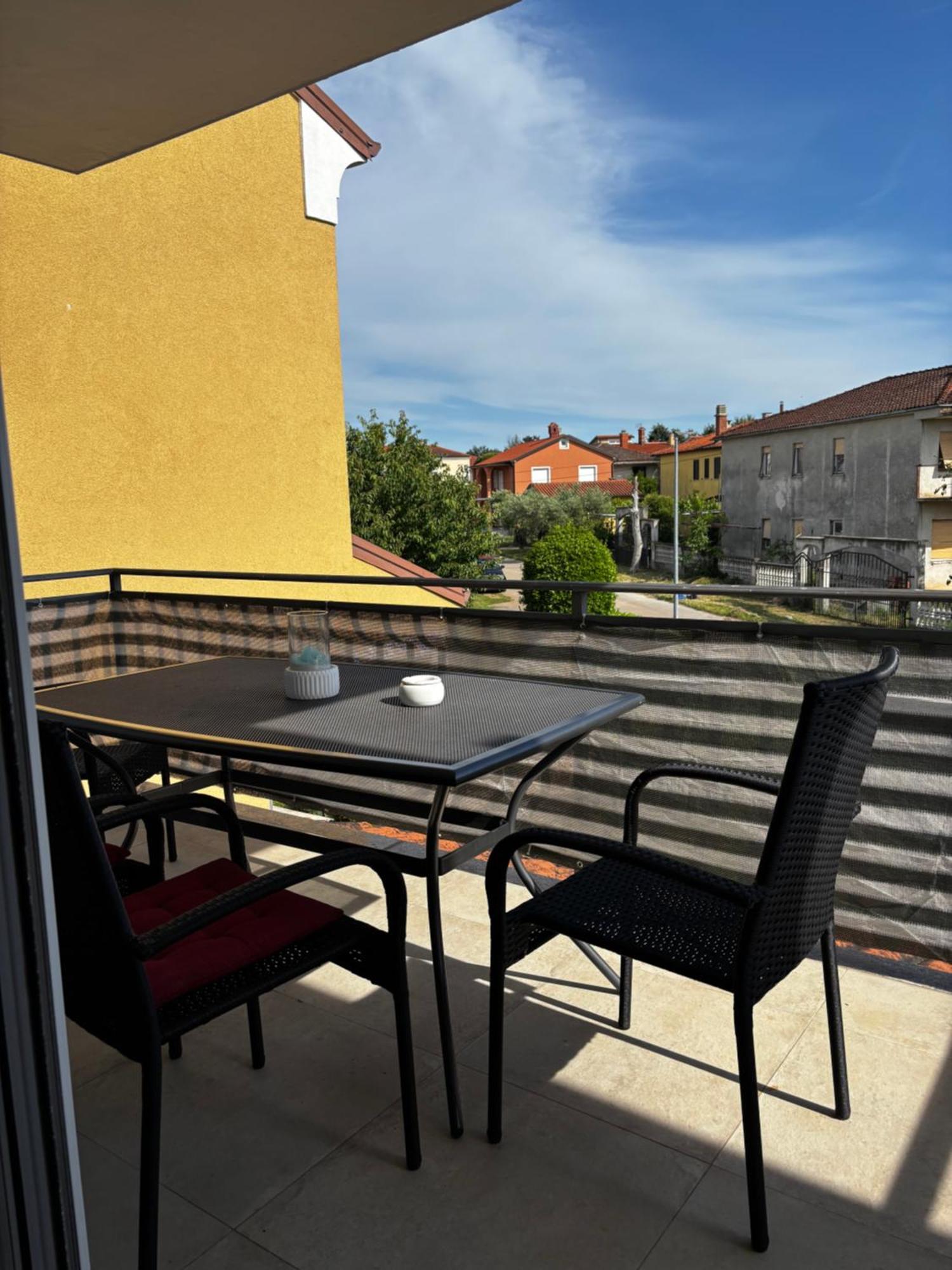 Apartmani Rozi Umag Eksteriør bilde
